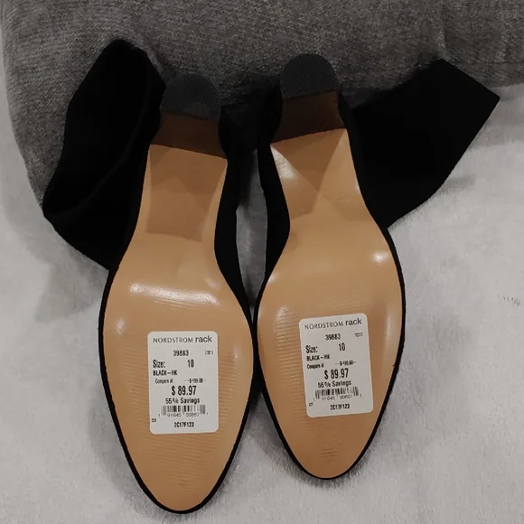 Charles David Elegant Black Ankle Boots - Picture 7 of 8